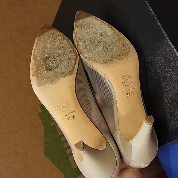 CHANEL light gold/taupe mesh cap toe pumps - Picture 4 of 7